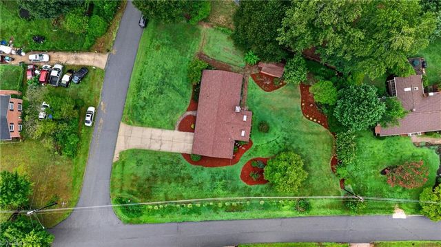 200 Brookview Circle, Jamestown, NC 27282