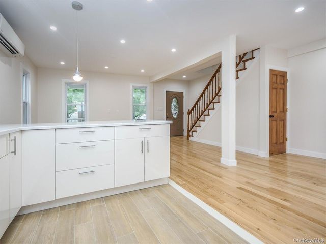 4 S 8th Street, New Hyde Park, NY 11040