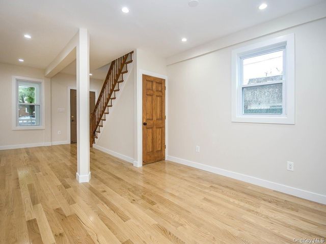 4 S 8th Street, New Hyde Park, NY 11040