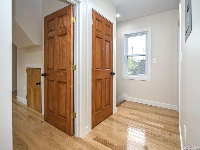 4 S 8th Street, New Hyde Park, NY 11040