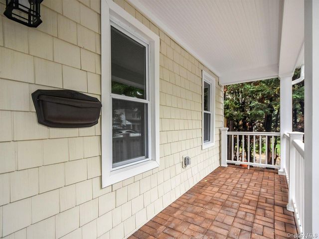 4 S 8th Street, New Hyde Park, NY 11040