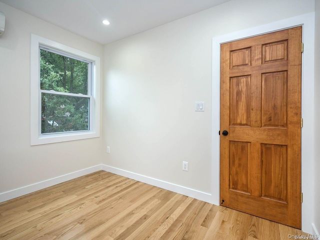 4 S 8th Street, New Hyde Park, NY 11040