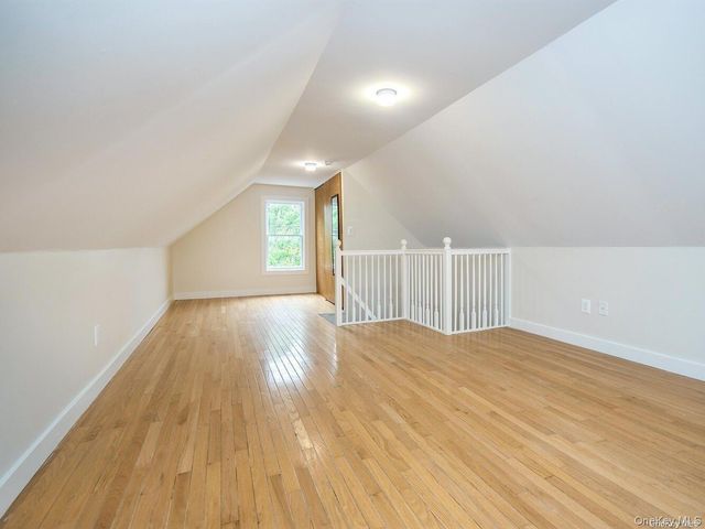 4 S 8th Street, New Hyde Park, NY 11040