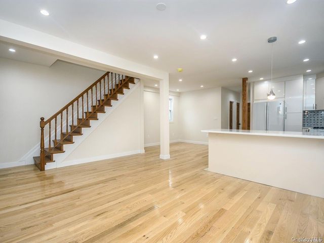 4 S 8th Street, New Hyde Park, NY 11040