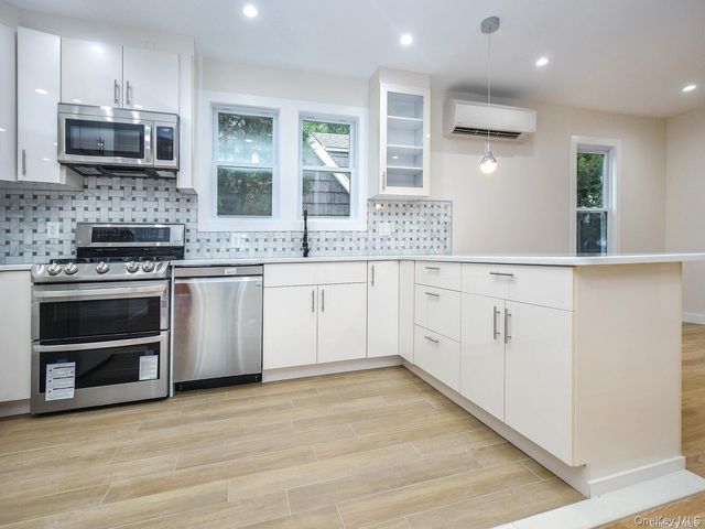 4 S 8th Street, New Hyde Park, NY 11040