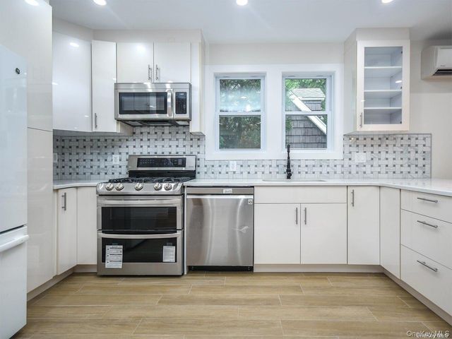 4 S 8th Street, New Hyde Park, NY 11040