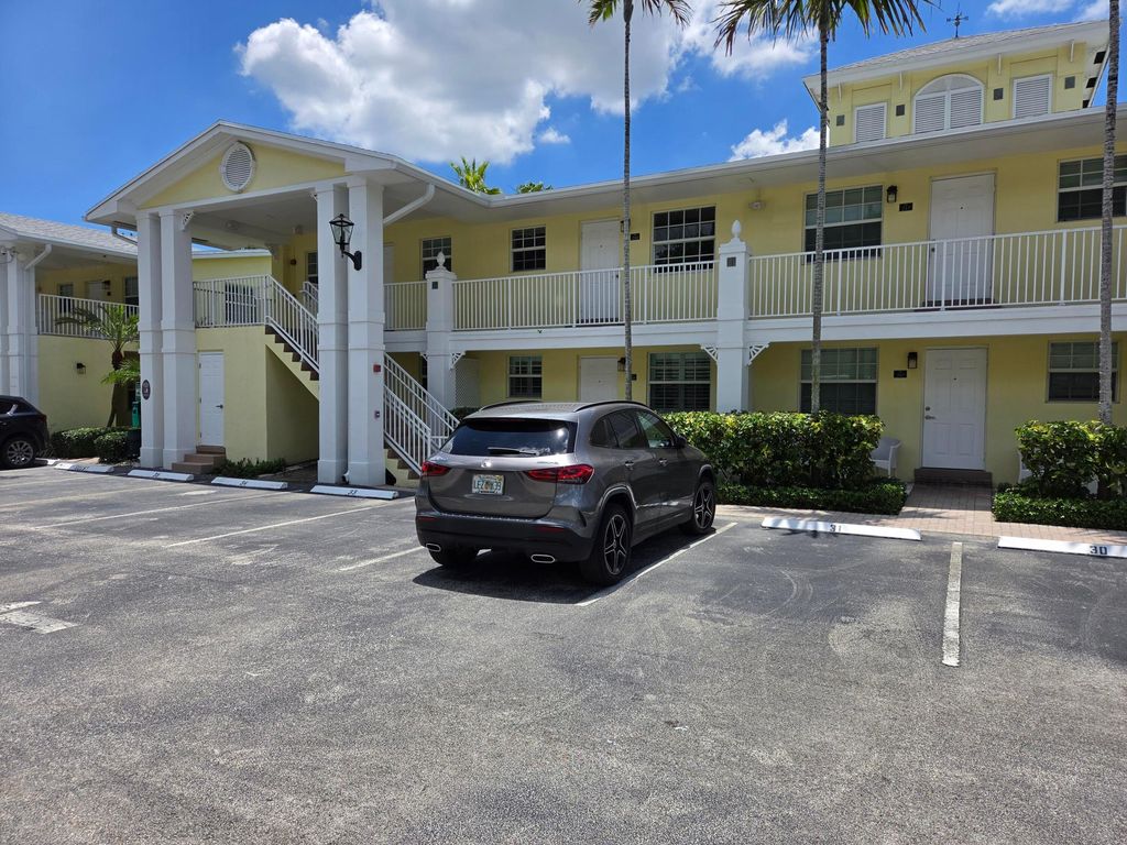2660 NE 8th Avenue Unit 219, Wilton Manors, FL 33334