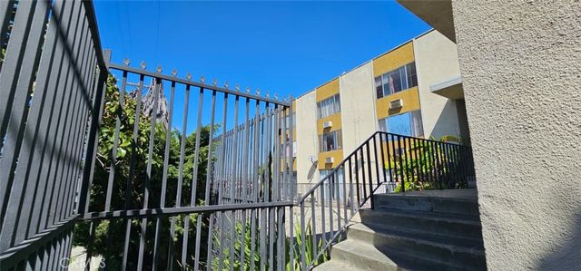 206 N Park View Street 103, Los Angeles, CA 90026