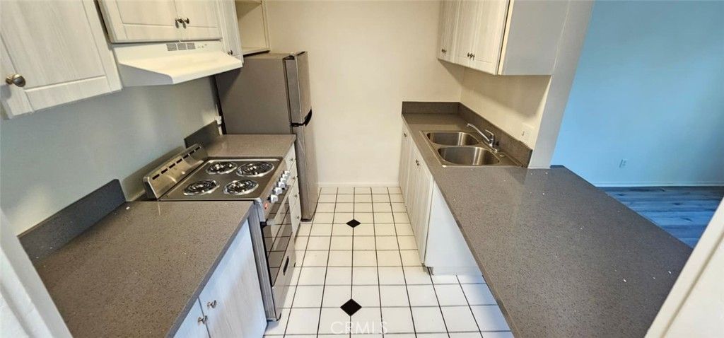 206 N Park View Street 103, Los Angeles, CA 90026