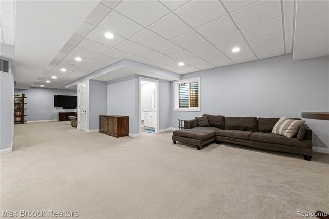 864 Chestnut Street, Birmingham, MI 48009