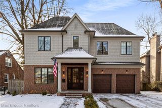 864 Chestnut Street, Birmingham, MI 48009