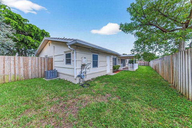 2750 SE 3rd Street, Pompano Beach, FL 33062
