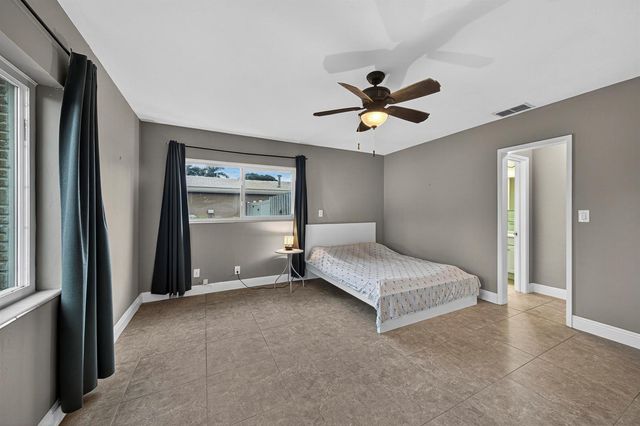 2750 SE 3rd Street, Pompano Beach, FL 33062