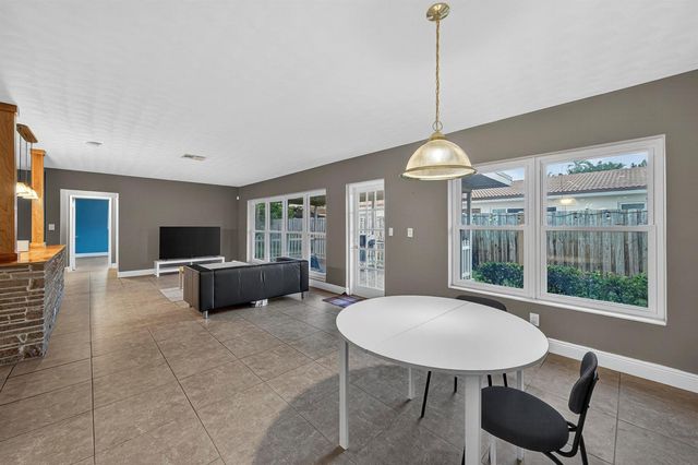2750 SE 3rd Street, Pompano Beach, FL 33062