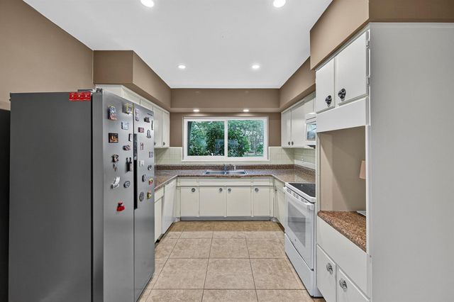 2750 SE 3rd Street, Pompano Beach, FL 33062
