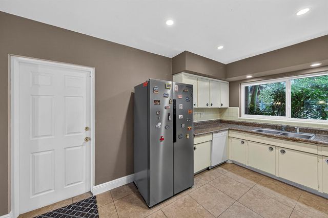 2750 SE 3rd Street, Pompano Beach, FL 33062