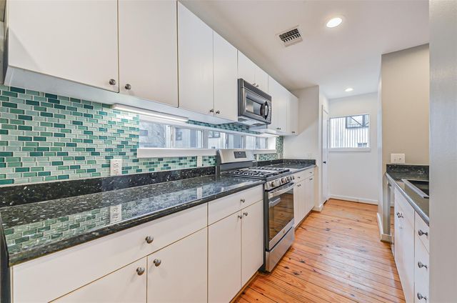 5214 Blossom Street, Houston, TX 77007