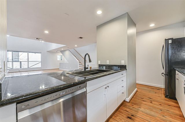 5214 Blossom Street, Houston, TX 77007