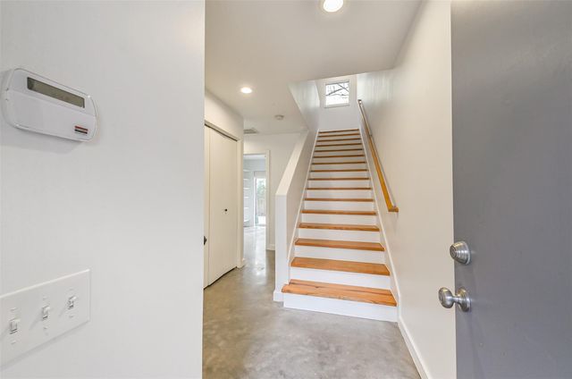 5214 Blossom Street, Houston, TX 77007