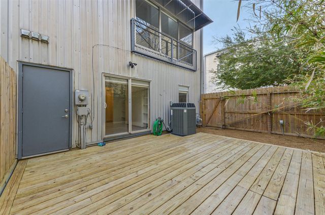 5214 Blossom Street, Houston, TX 77007