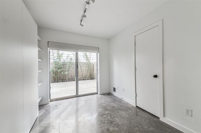 5214 Blossom Street, Houston, TX 77007