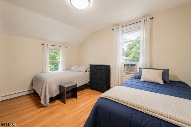 37 Fenner Ave, Clifton City, NJ 07013