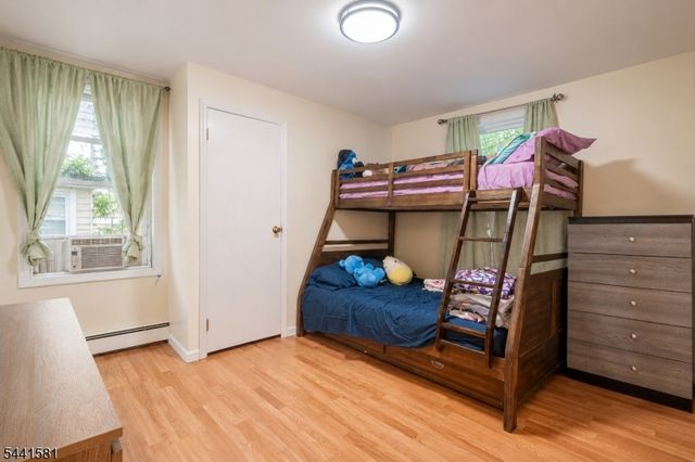 37 Fenner Ave, Clifton City, NJ 07013