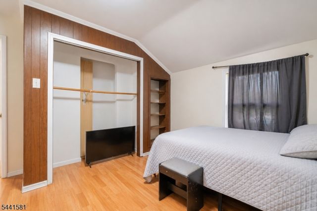 37 Fenner Ave, Clifton City, NJ 07013