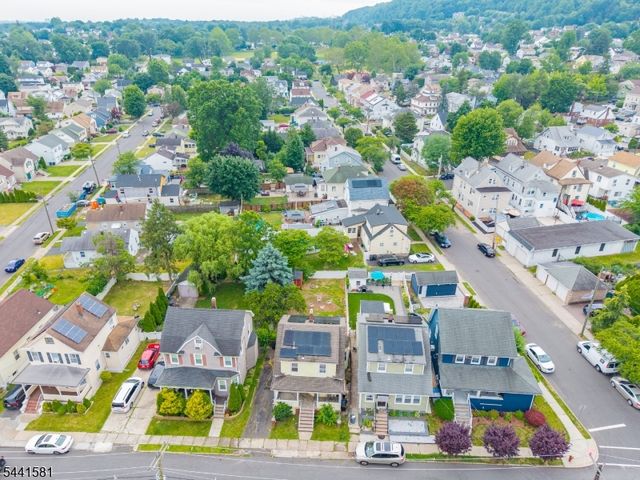 37 Fenner Ave, Clifton City, NJ 07013
