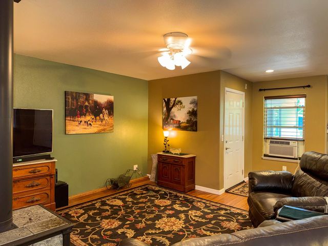 5816 Marjorie Way, Pollock Pines, CA 95726