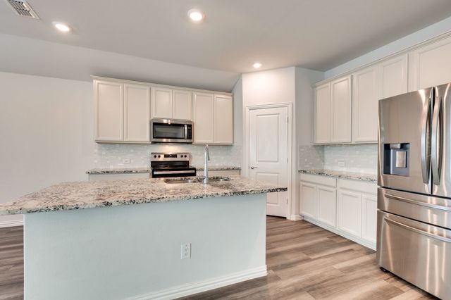 2825 Andesite Lane, Fort Worth, TX 76108