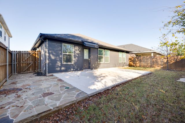 2825 Andesite Lane, Fort Worth, TX 76108