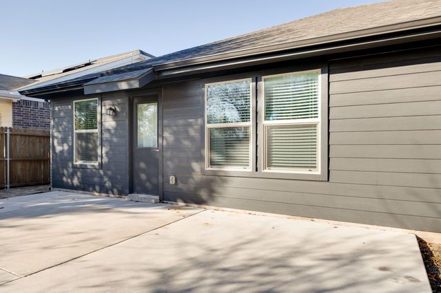 2825 Andesite Lane, Fort Worth, TX 76108