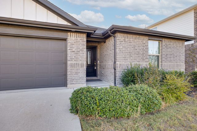 2825 Andesite Lane, Fort Worth, TX 76108