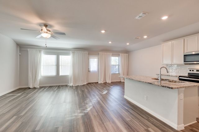 2825 Andesite Lane, Fort Worth, TX 76108