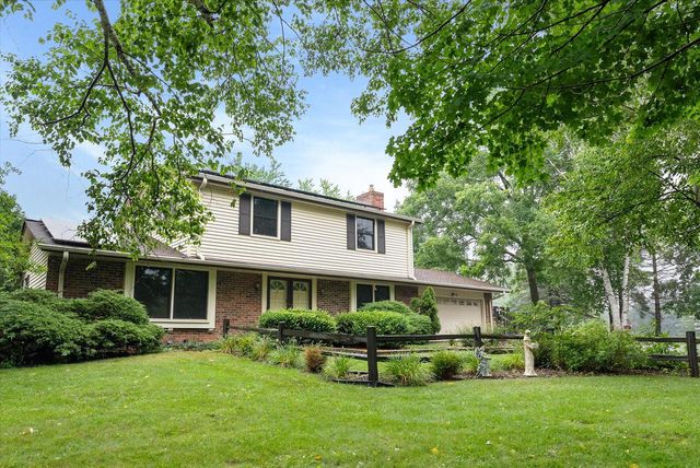 9170 Edge O Woods DRIVE, Cedarburg, WI 53012