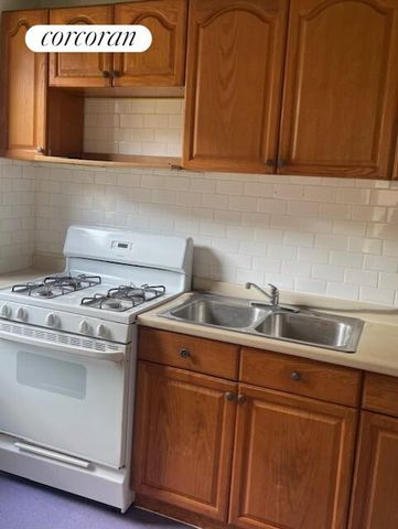 5214 39th Ave Apt 1D, New York City, NY 11377