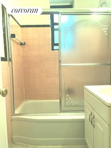 5214 39th Ave Apt 1D, New York City, NY 11377