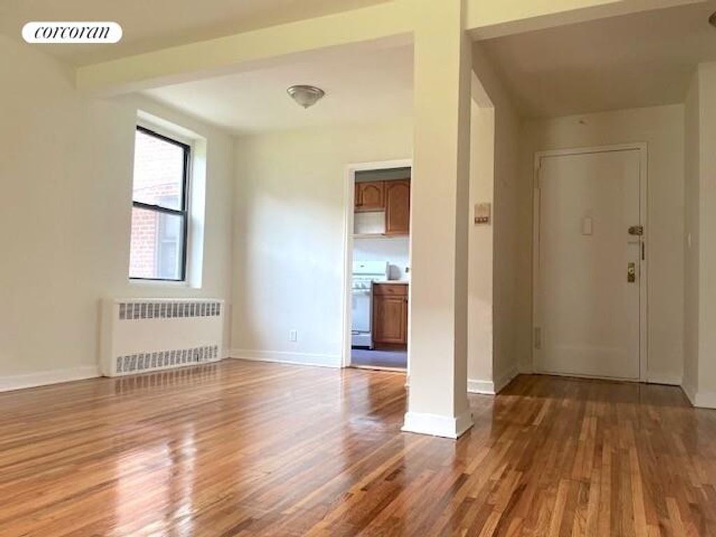 5214 39th Ave Apt 1D, New York City, NY 11377