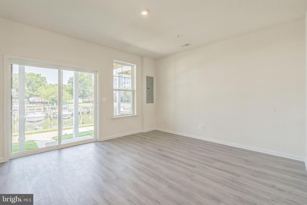 10 RIVERSIDE WHARF, Cambridge, MD 21613