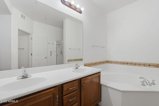 5450 E DEER VALLEY Drive 1224, Phoenix, AZ 85054