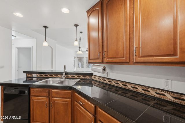 5450 E DEER VALLEY Drive 1224, Phoenix, AZ 85054