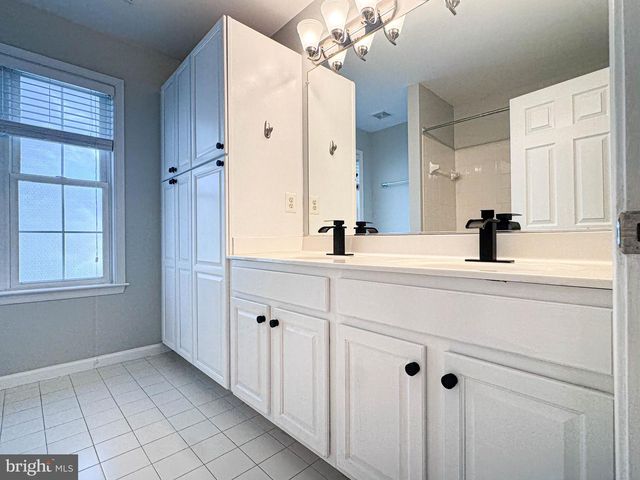42631 EXPLORER DR, Brambleton, VA 20148