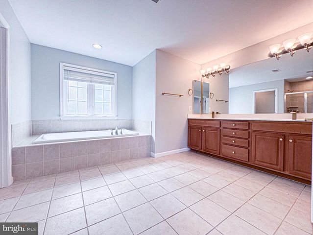 42631 EXPLORER DR, Brambleton, VA 20148