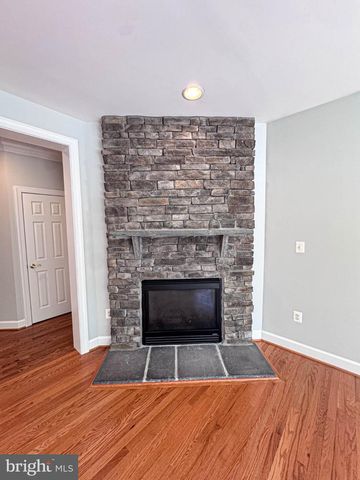 42631 EXPLORER DR, Brambleton, VA 20148