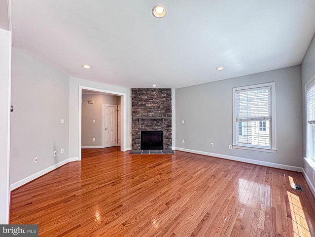 42631 EXPLORER DR, Brambleton, VA 20148