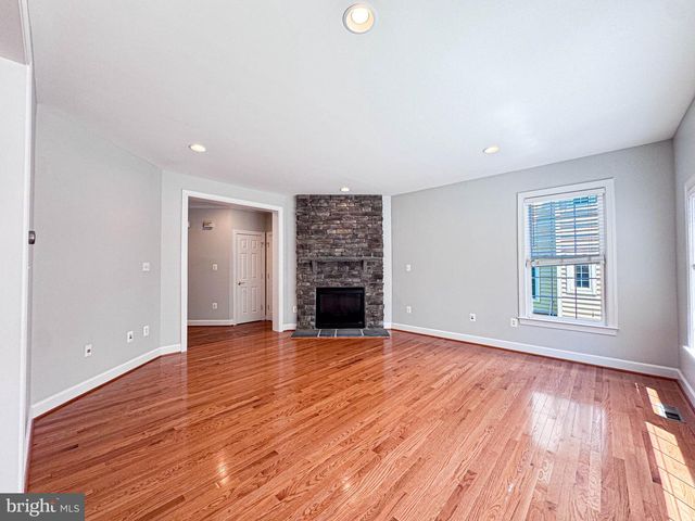 42631 EXPLORER DR, Brambleton, VA 20148