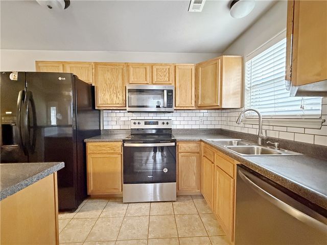 603 E Sandalwood Street, Rogers, AR 72758