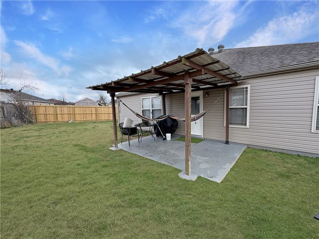 603 E Sandalwood Street, Rogers, AR 72758