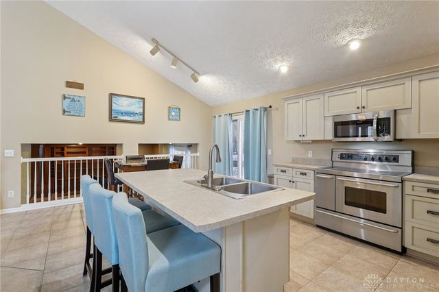 9048 Thornhill Court, Springboro, OH 45066